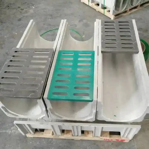 Prefabricated drainage gutter