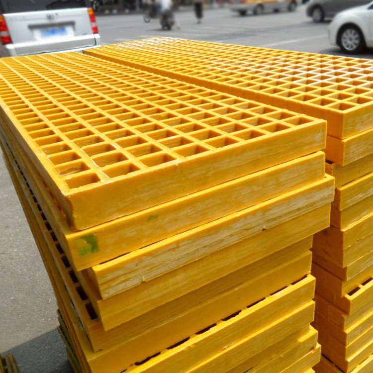 Fiberglass trench cover plate